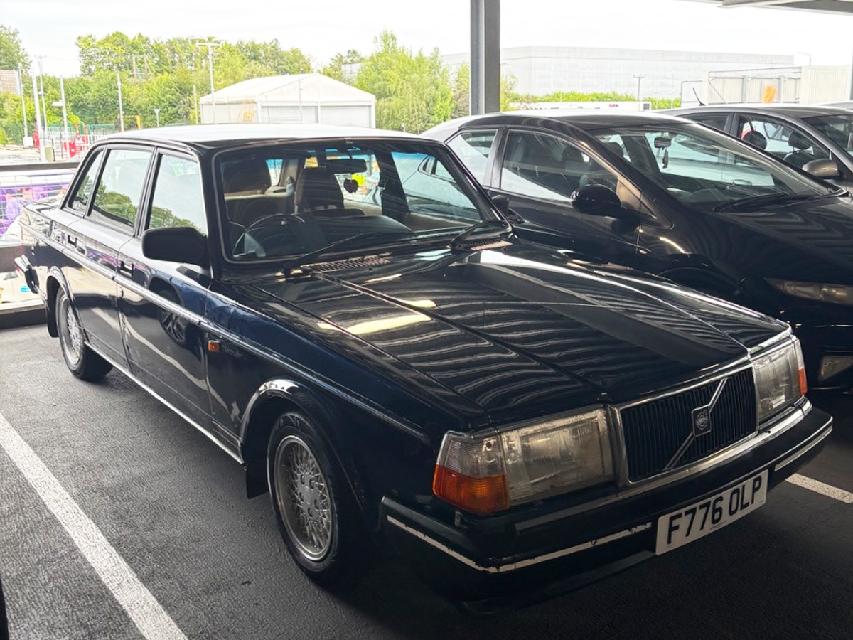 1988 Volvo 240 Image 7