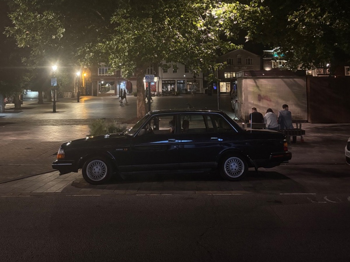 1988 Volvo 240 Image 9