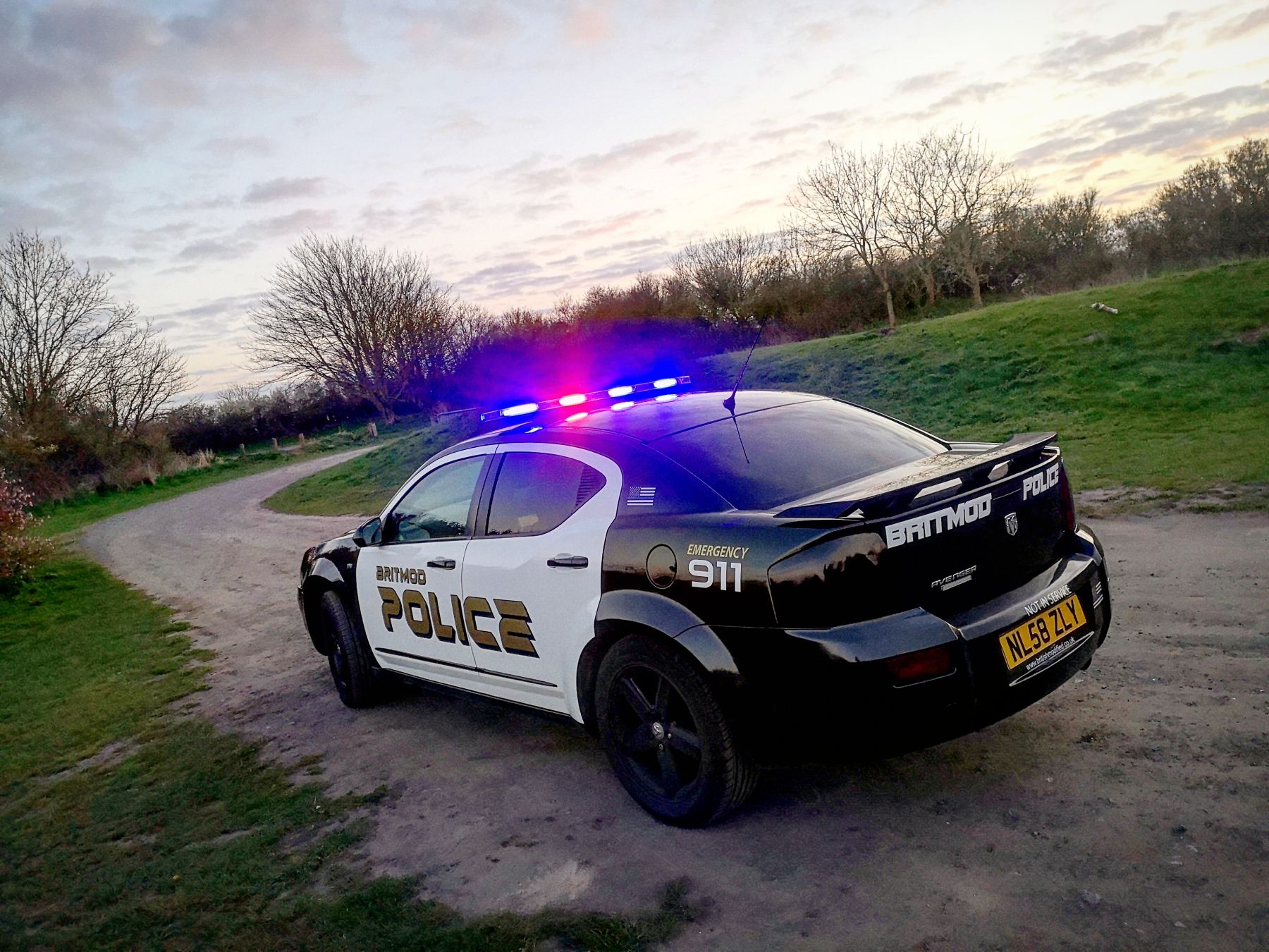 2008 Dodge Avenger Image 2