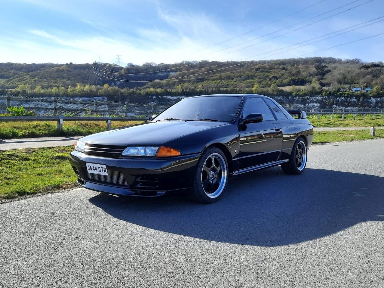 1992 Nissan Skyline Image 1