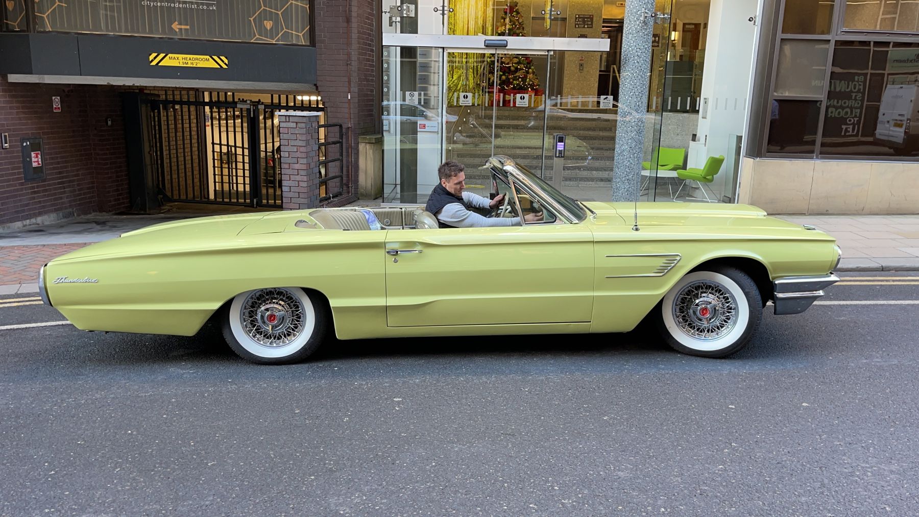 1965 Ford Thunderbird Image 6
