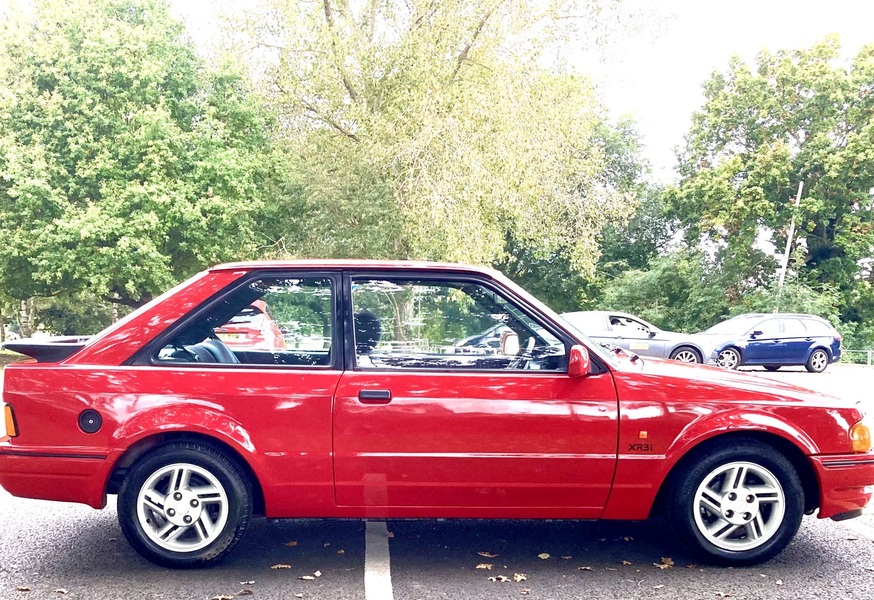 1988 Ford Escort Image 2