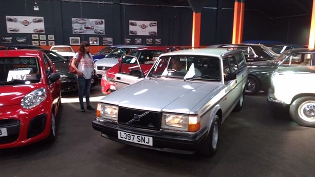 1993 Volvo 240 Image 4