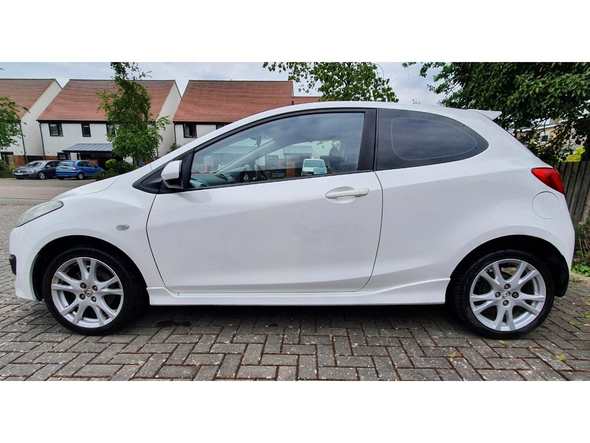 2008 Mazda 2 Image 2