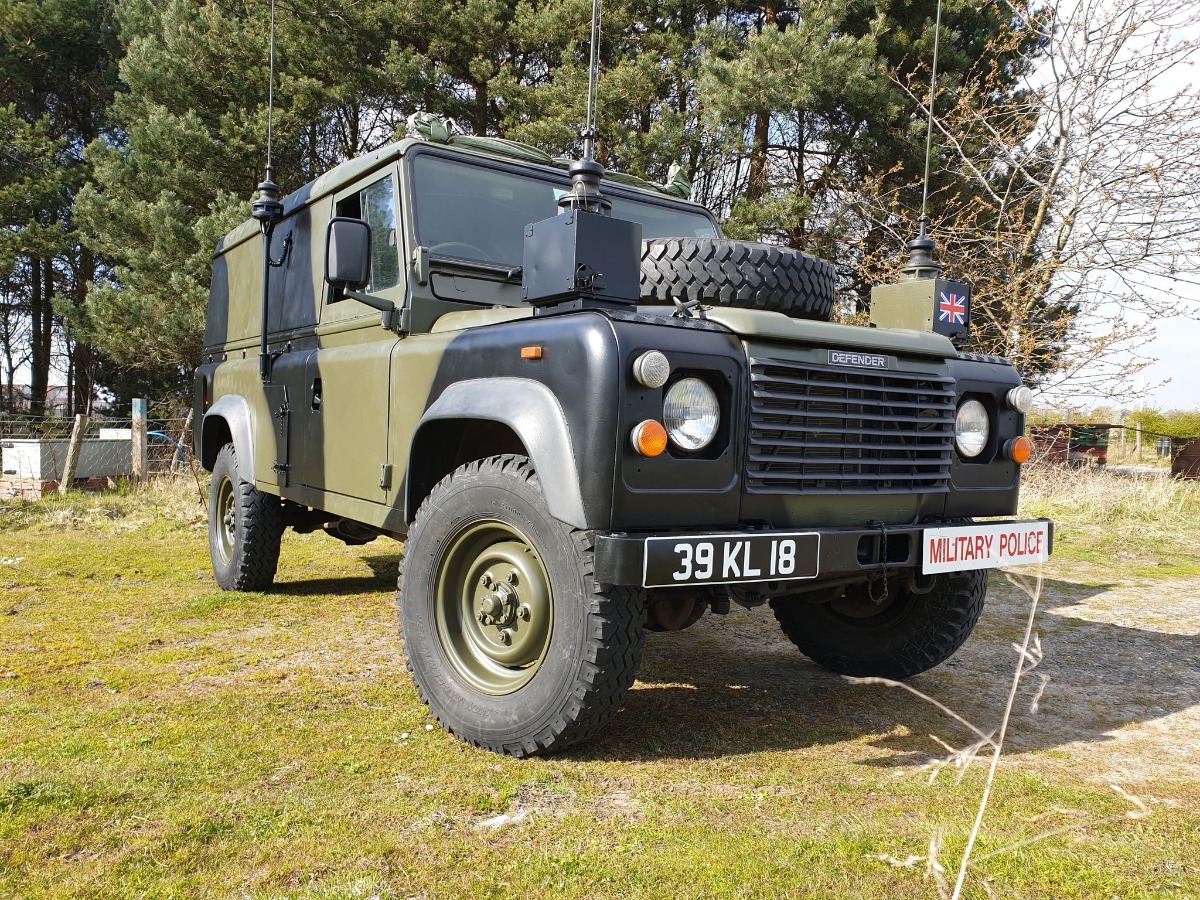 1994 Land Rover Defender Image 2