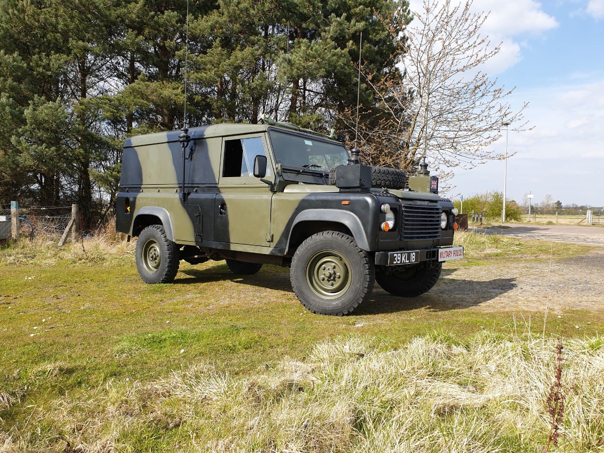 1994 Land Rover Defender Image 3