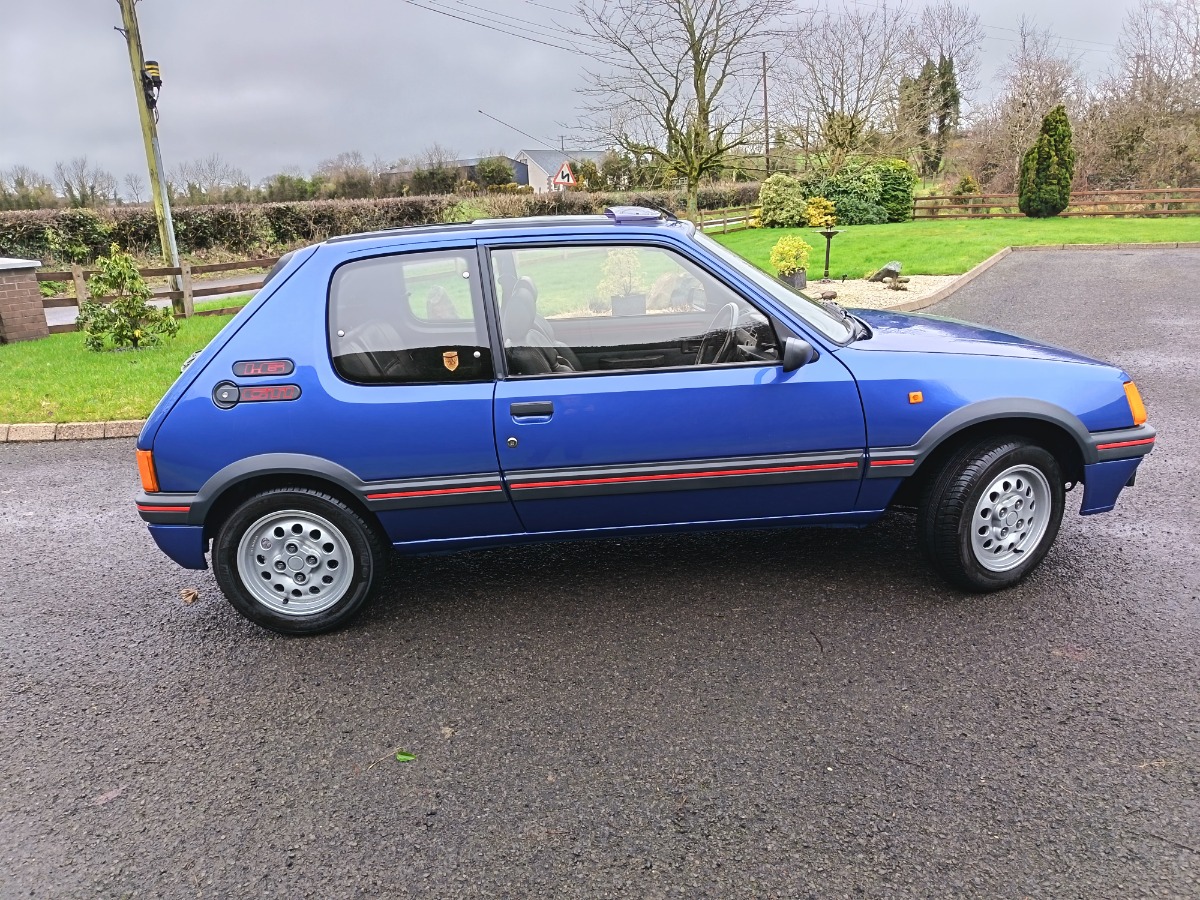 1990 Peugeot 205 Image 2