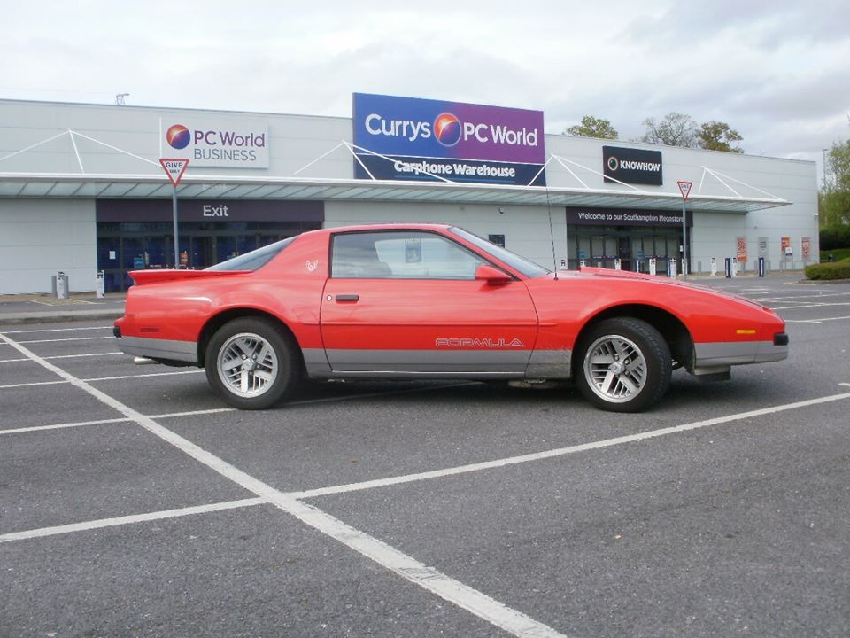 1988 Pontiac Firebird Image 3