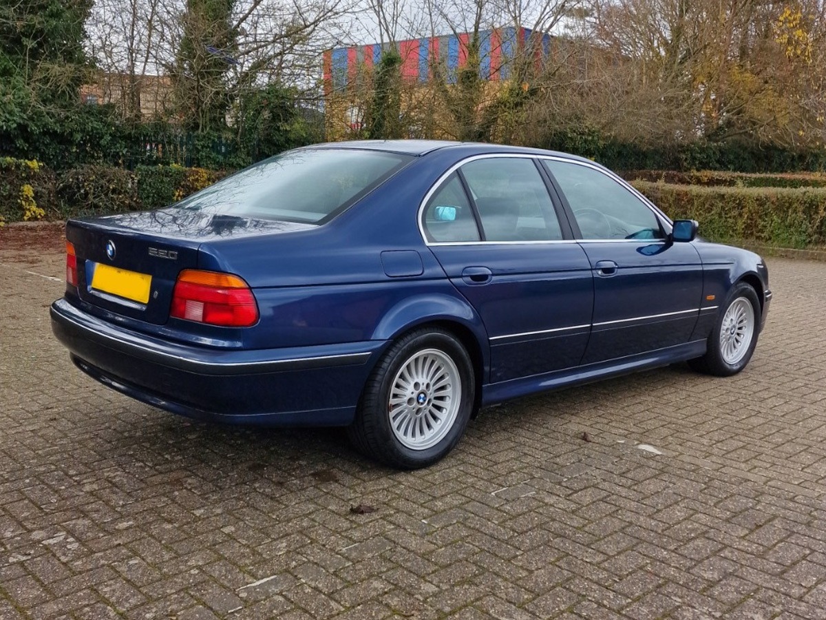 2000 BMW 5 Series Image 2