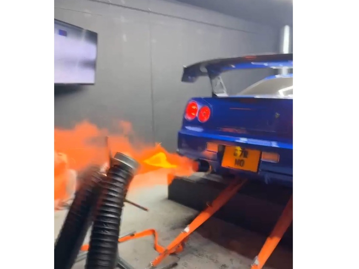 1999 Nissan Skyline Image 9