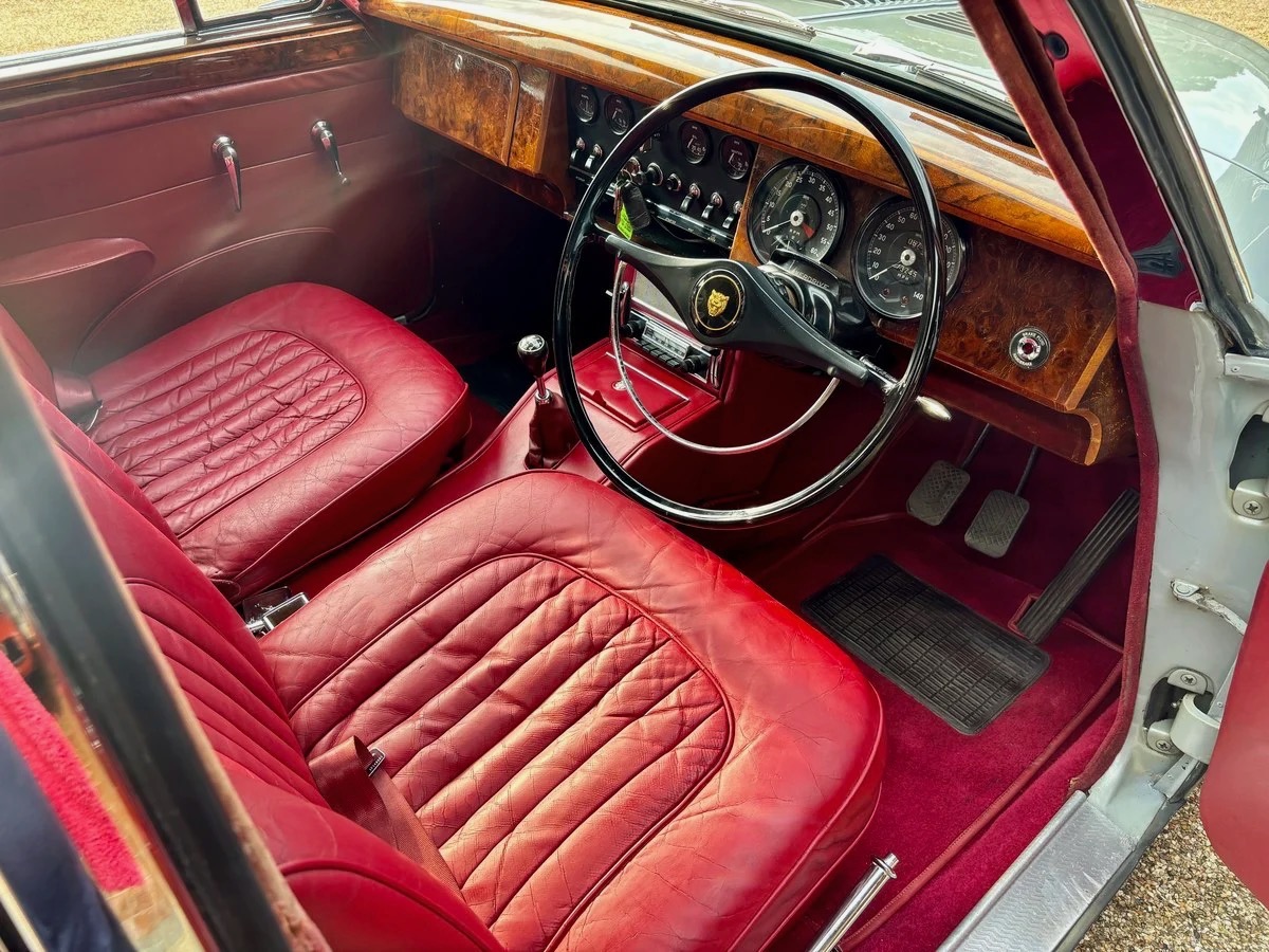 1961 Jaguar MK II Image 6