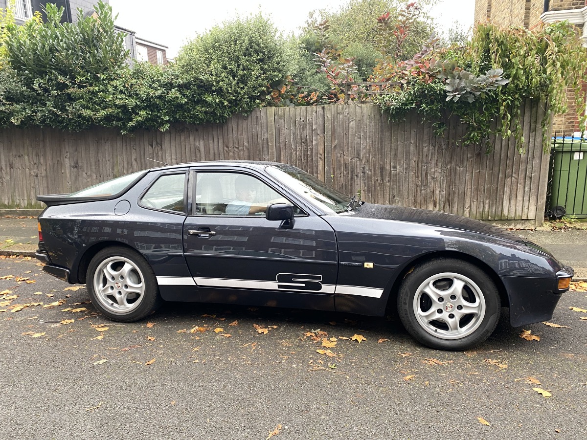 1988 Porsche 944 Image 4