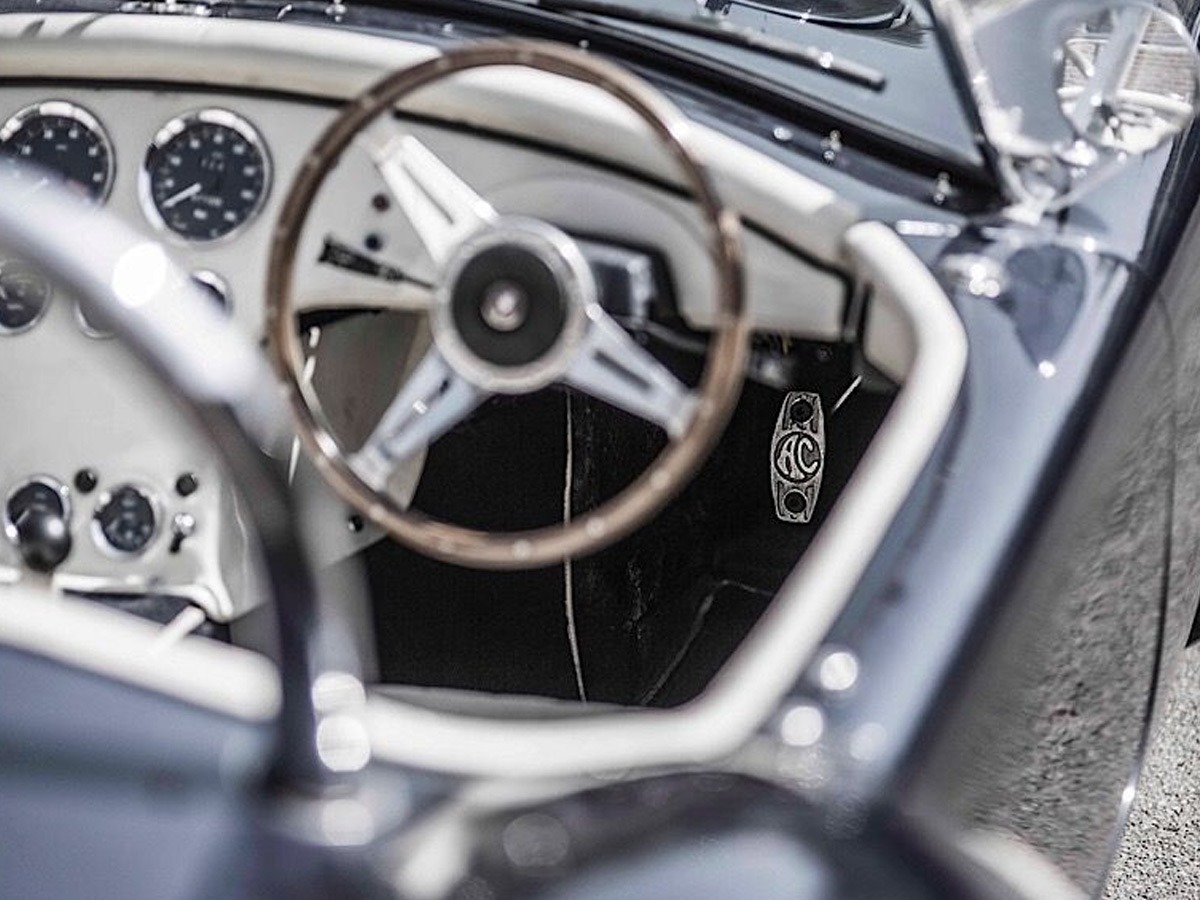 1973 AC Cobra Image 3