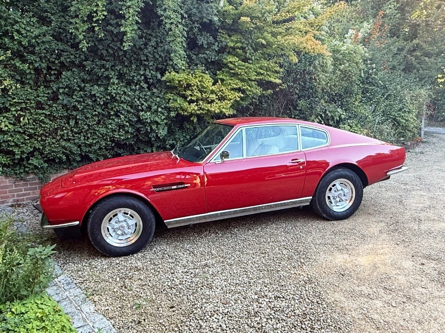 1971 Aston Martin DBS Image 2