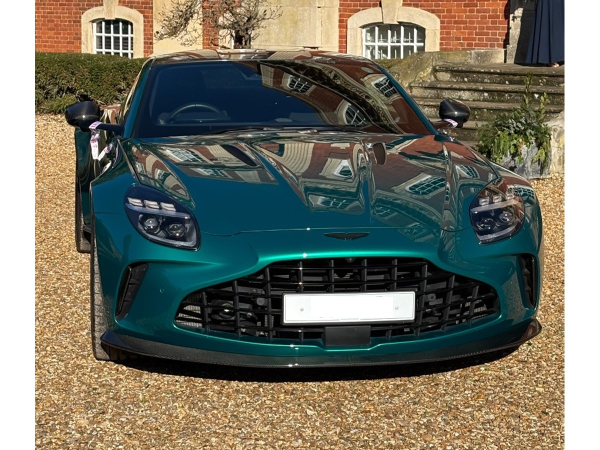 2025 Aston Martin V8 Vantage Image 4