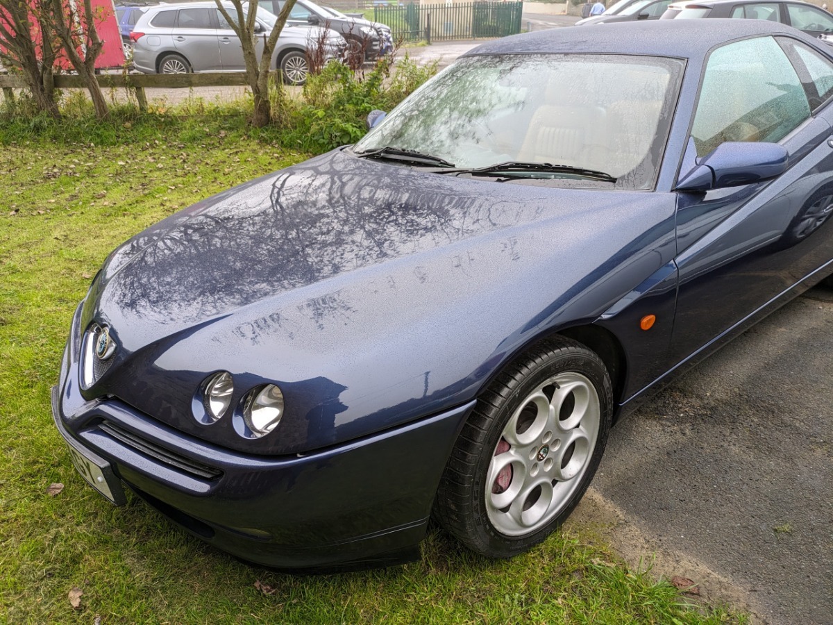 1999 Alfa Romeo GTV Image 2