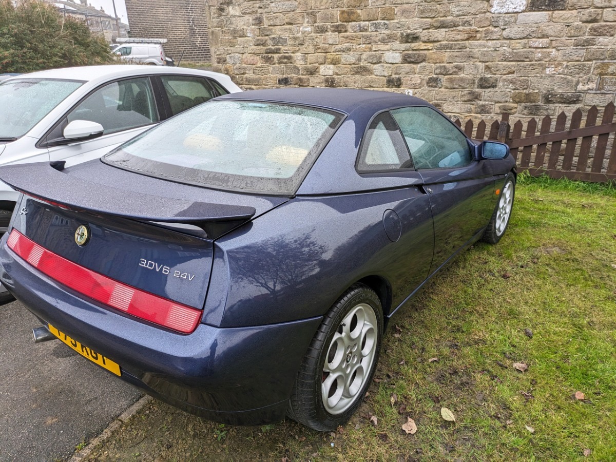 1999 Alfa Romeo GTV Image 3
