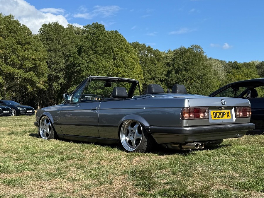 1989 BMW 3 Series Image 2