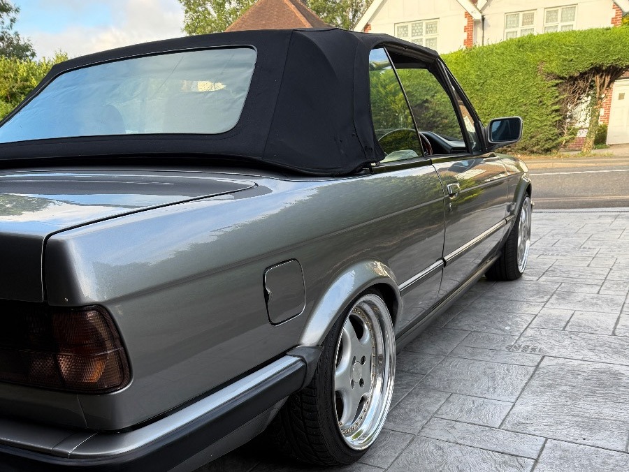1989 BMW 3 Series Image 3