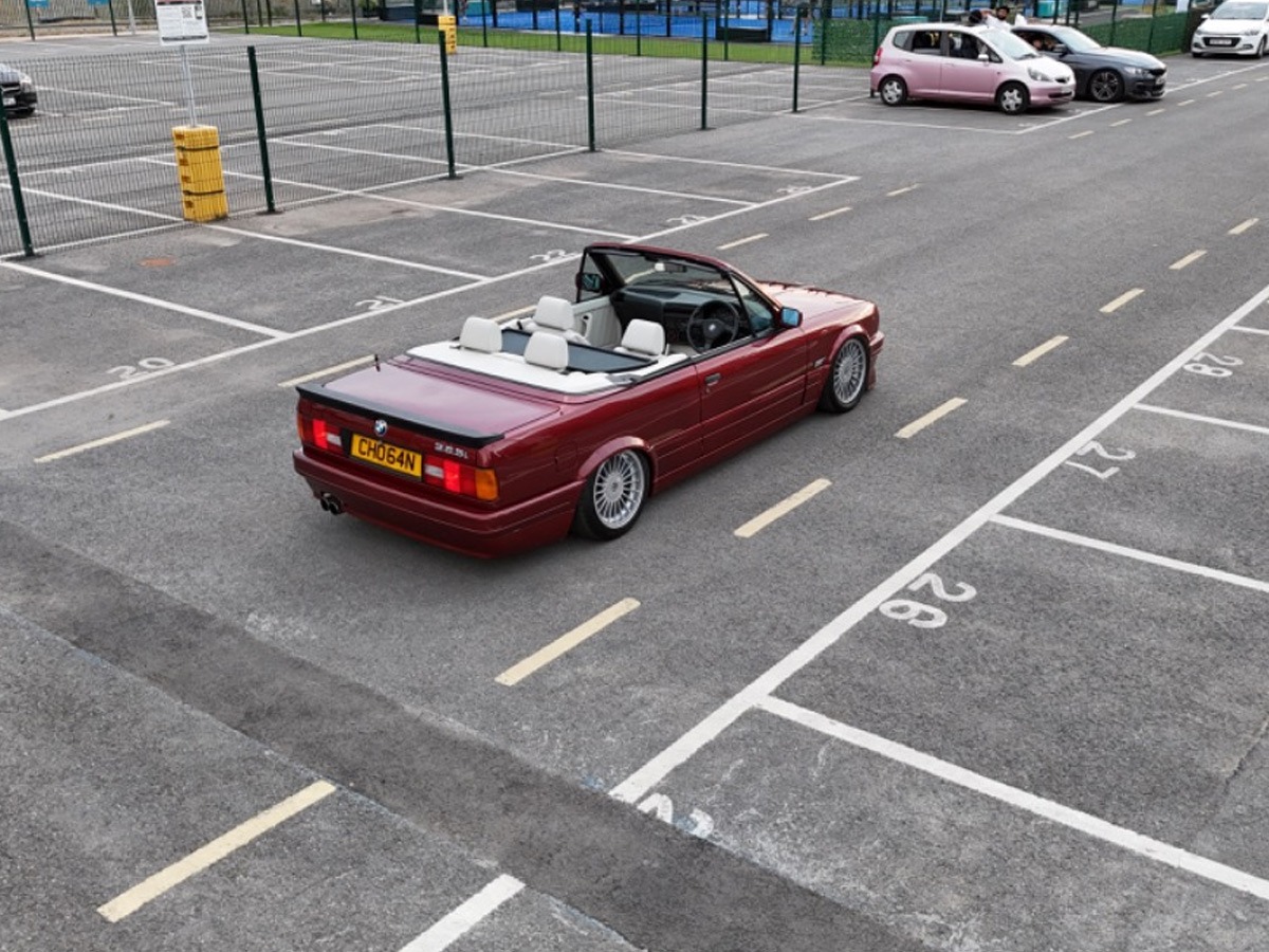 1989 BMW 325 Image 3