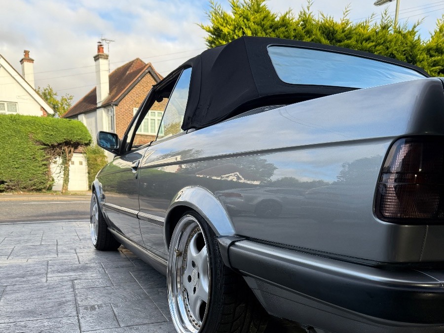 1989 BMW 3 Series Image 4