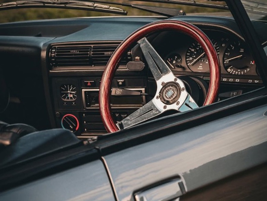 1989 BMW 3 Series Image 10