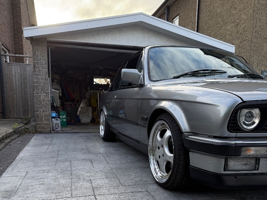 1989 BMW 3 Series Image 8