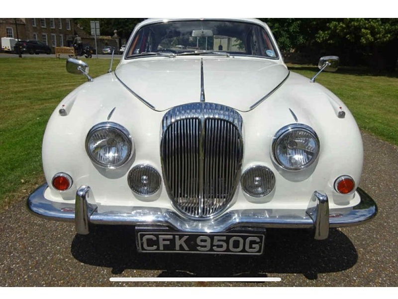 1969 Daimler V8 Image 2