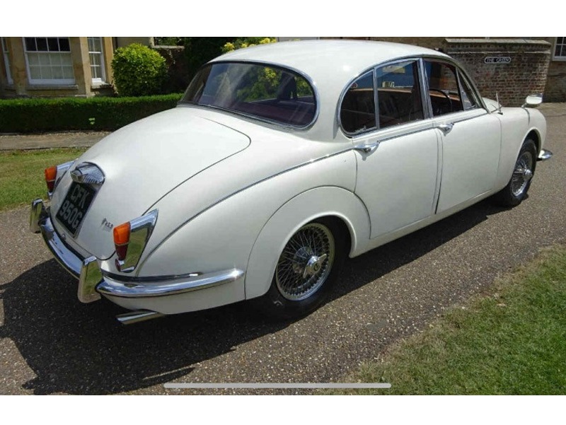 1969 Daimler V8 Image 4