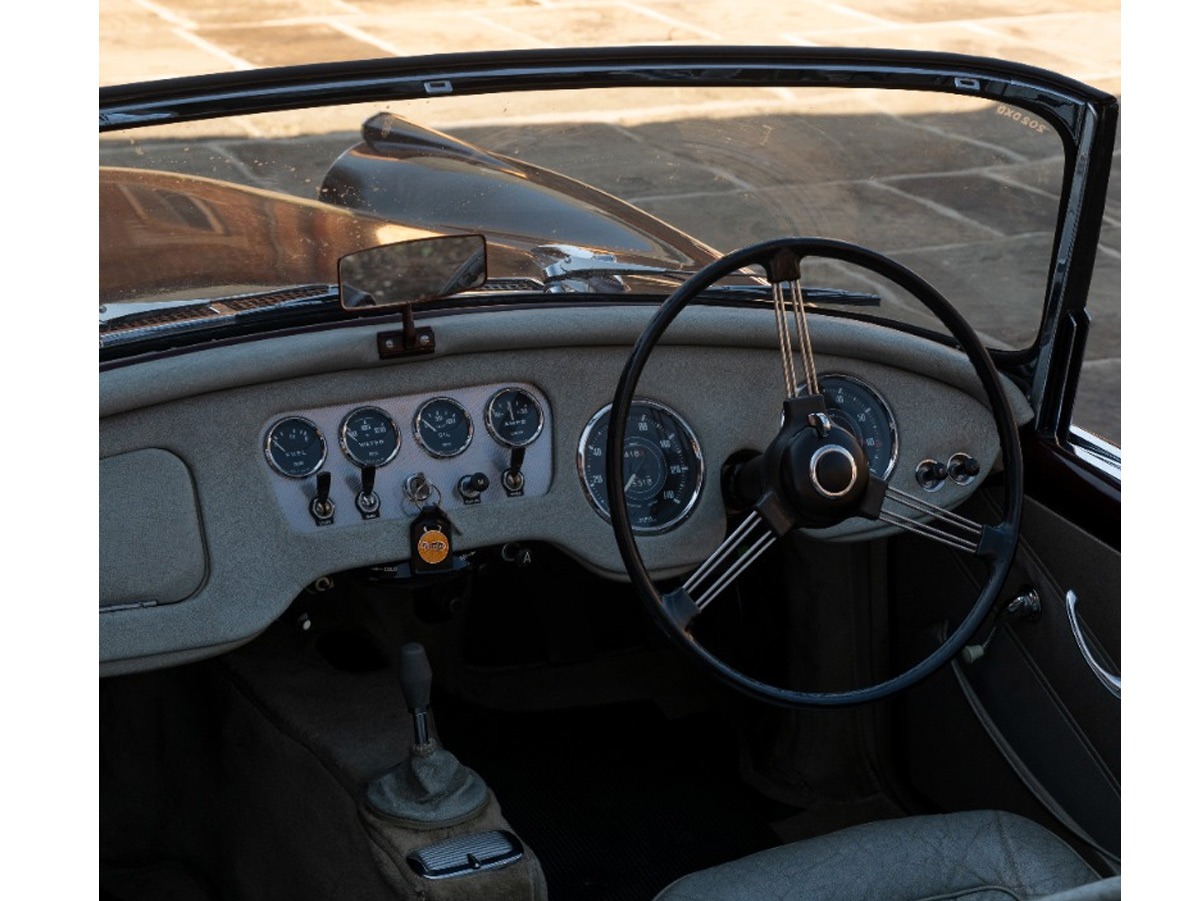 1962 Daimler Sp 250 Image 5