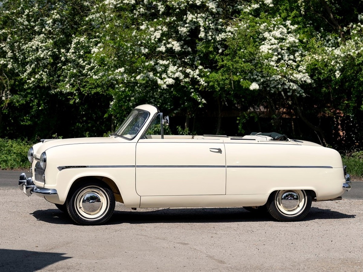 1955 Ford Consul Image 2
