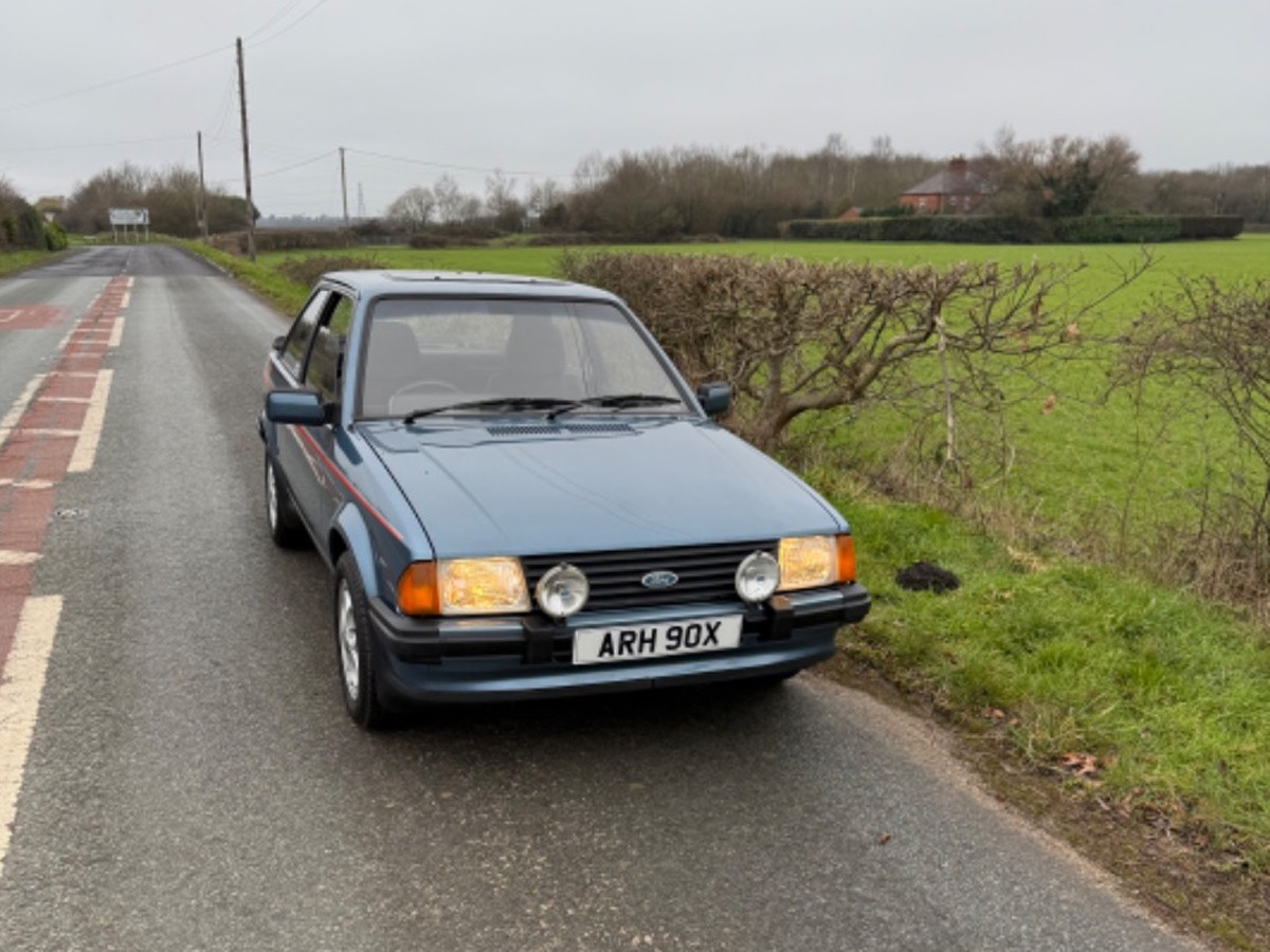 1982 Ford Escort Image 1