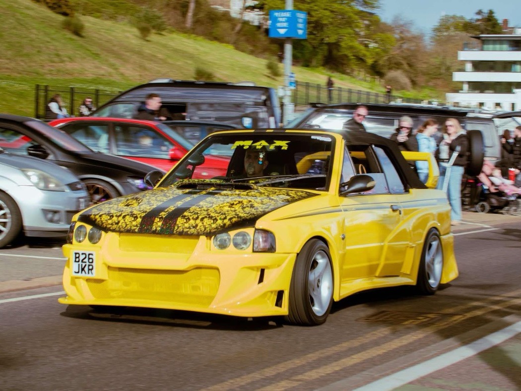 1989 Ford Escort Image 1