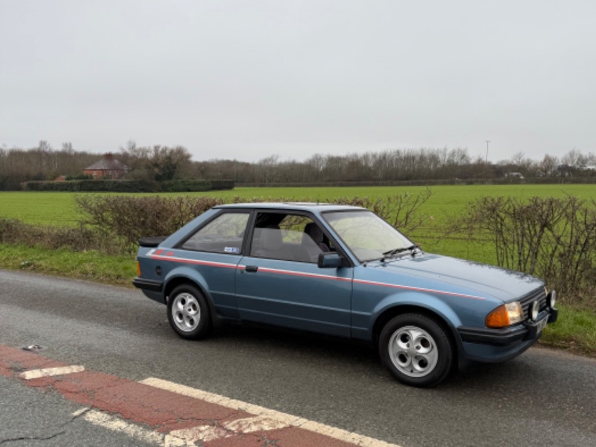 1982 Ford Escort Image 3