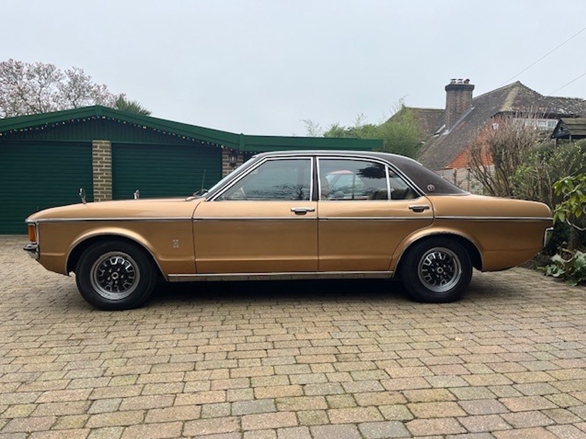 1975 Ford Granada Image 2