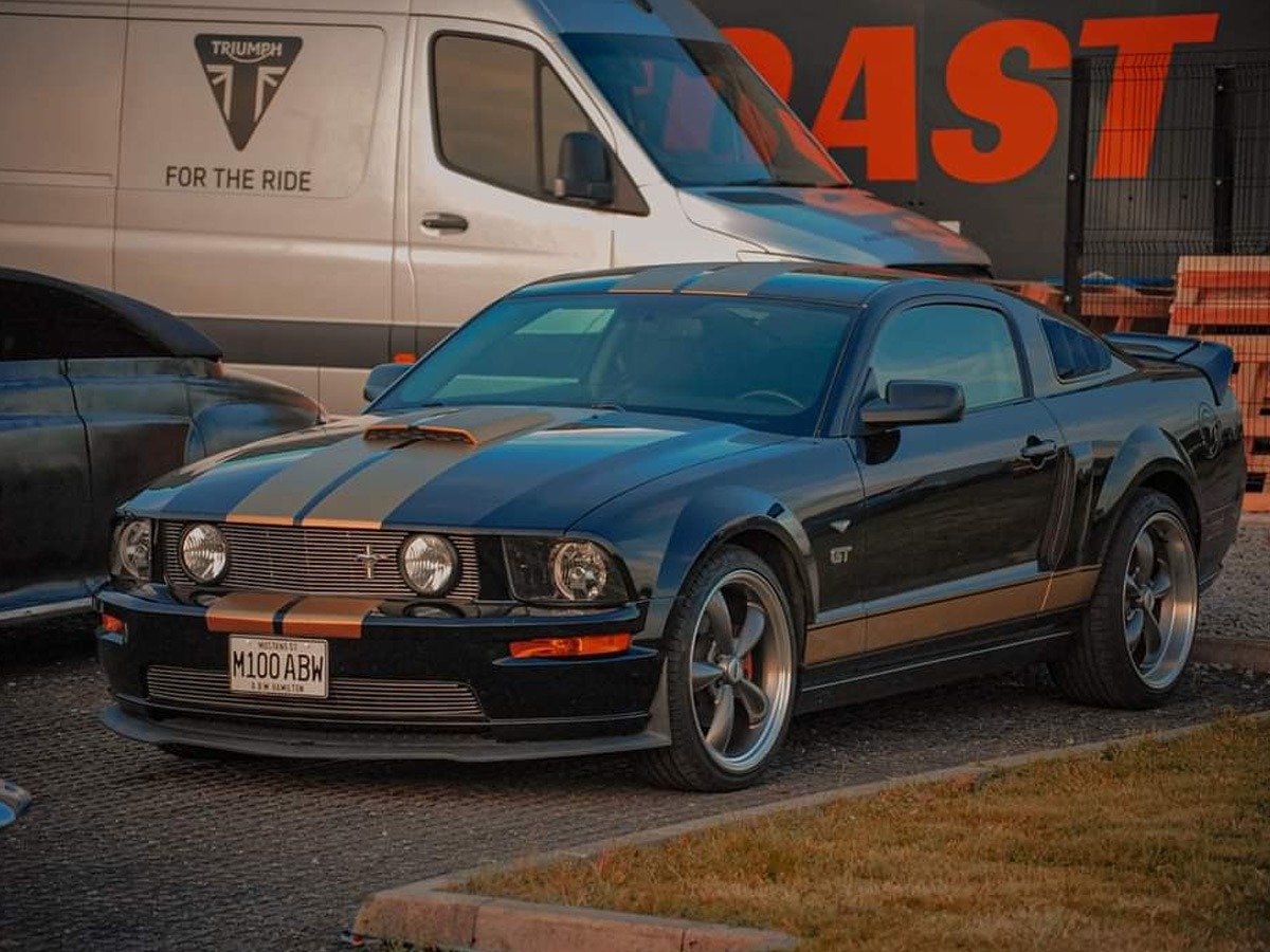 2008 Ford Mustang Image 2