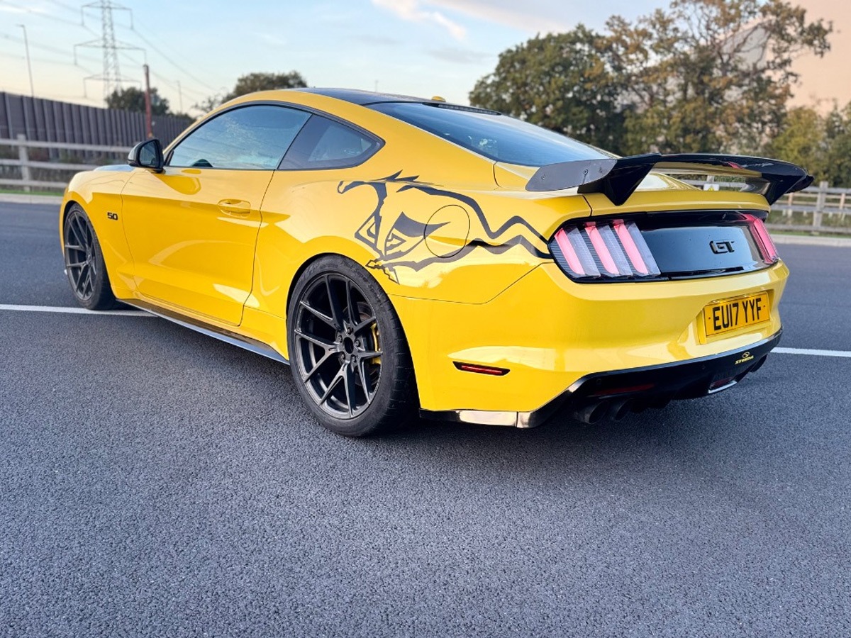 2017 Ford Mustang Image 2