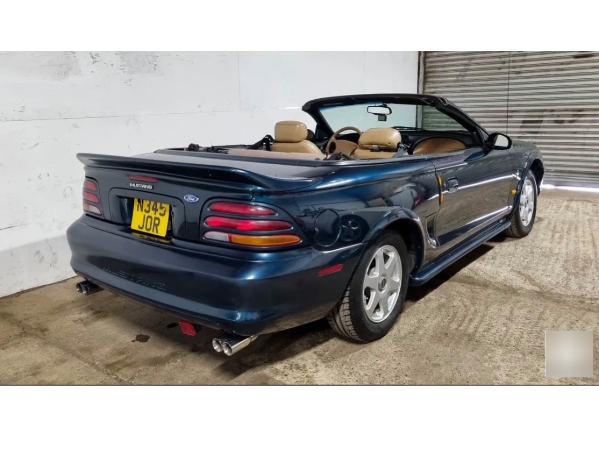 1995 Ford Mustang Image 3