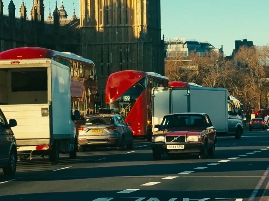 1986 Volvo 240 Image 9
