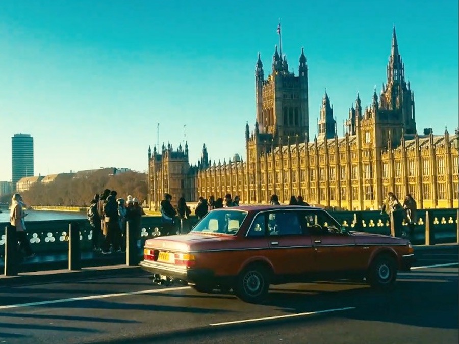 1986 Volvo 240 Image 11