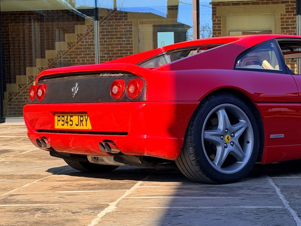 1996 Ferrari F355 Image 4