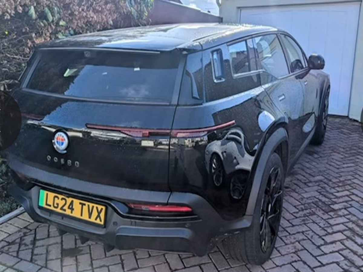 2025 Fisker Ocean Image 5