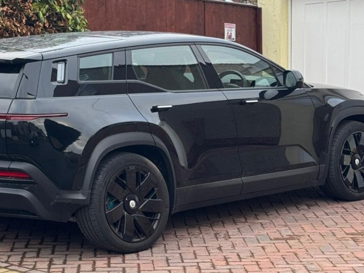 2025 Fisker Ocean Image 8