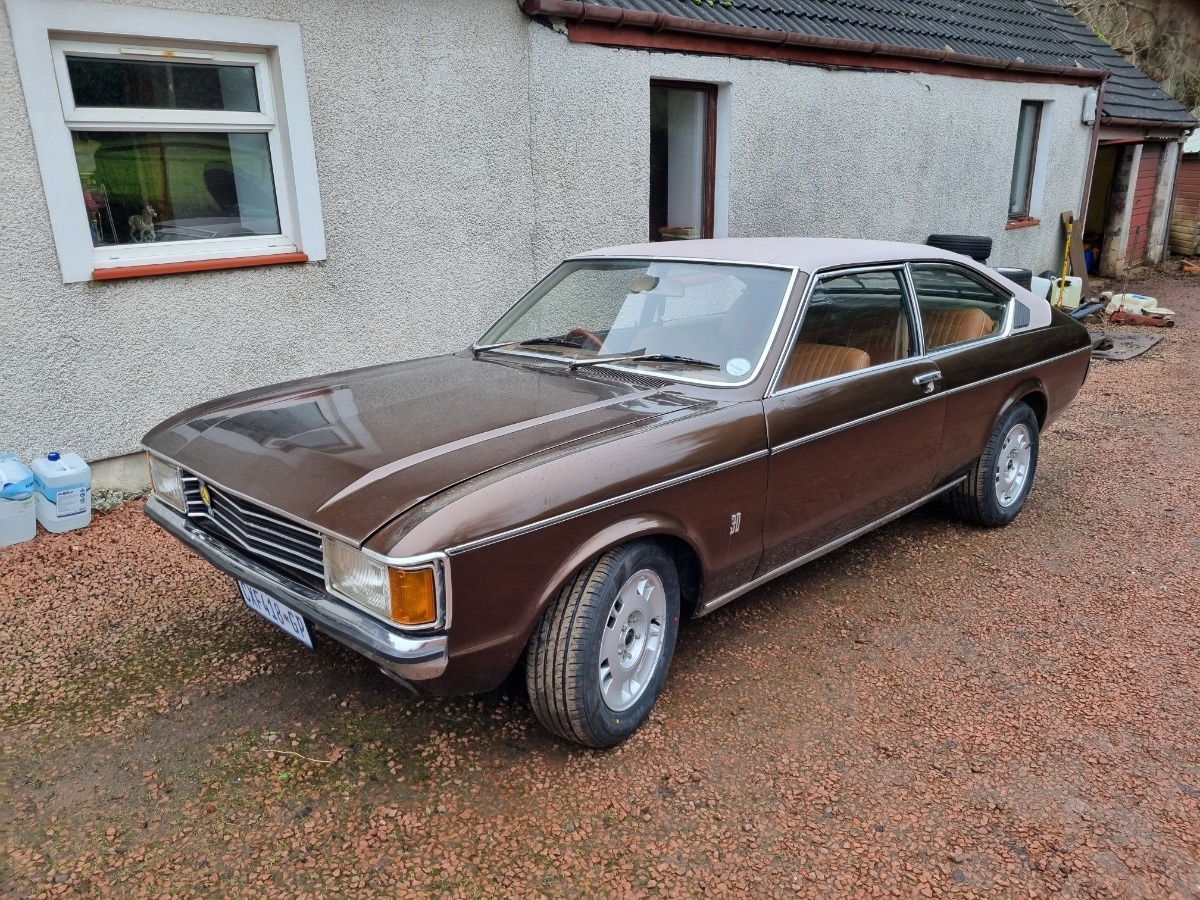 1975 Ford Granada Image 2