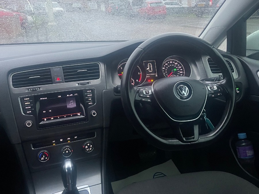 2013 Volkswagen Golf Image 6