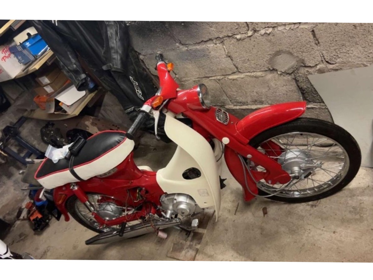1973 Honda C50 Image 3