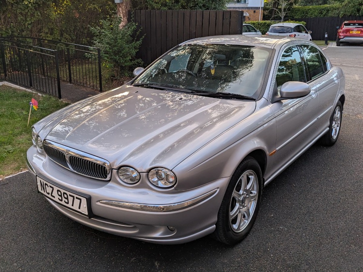 2002 Jaguar X Type Image 1