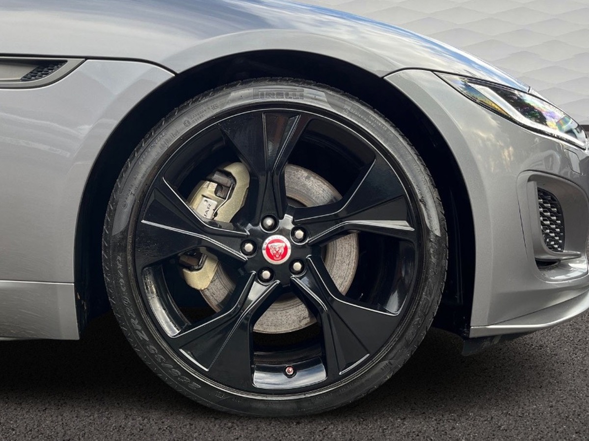 2024 Jaguar F-Type Image 4