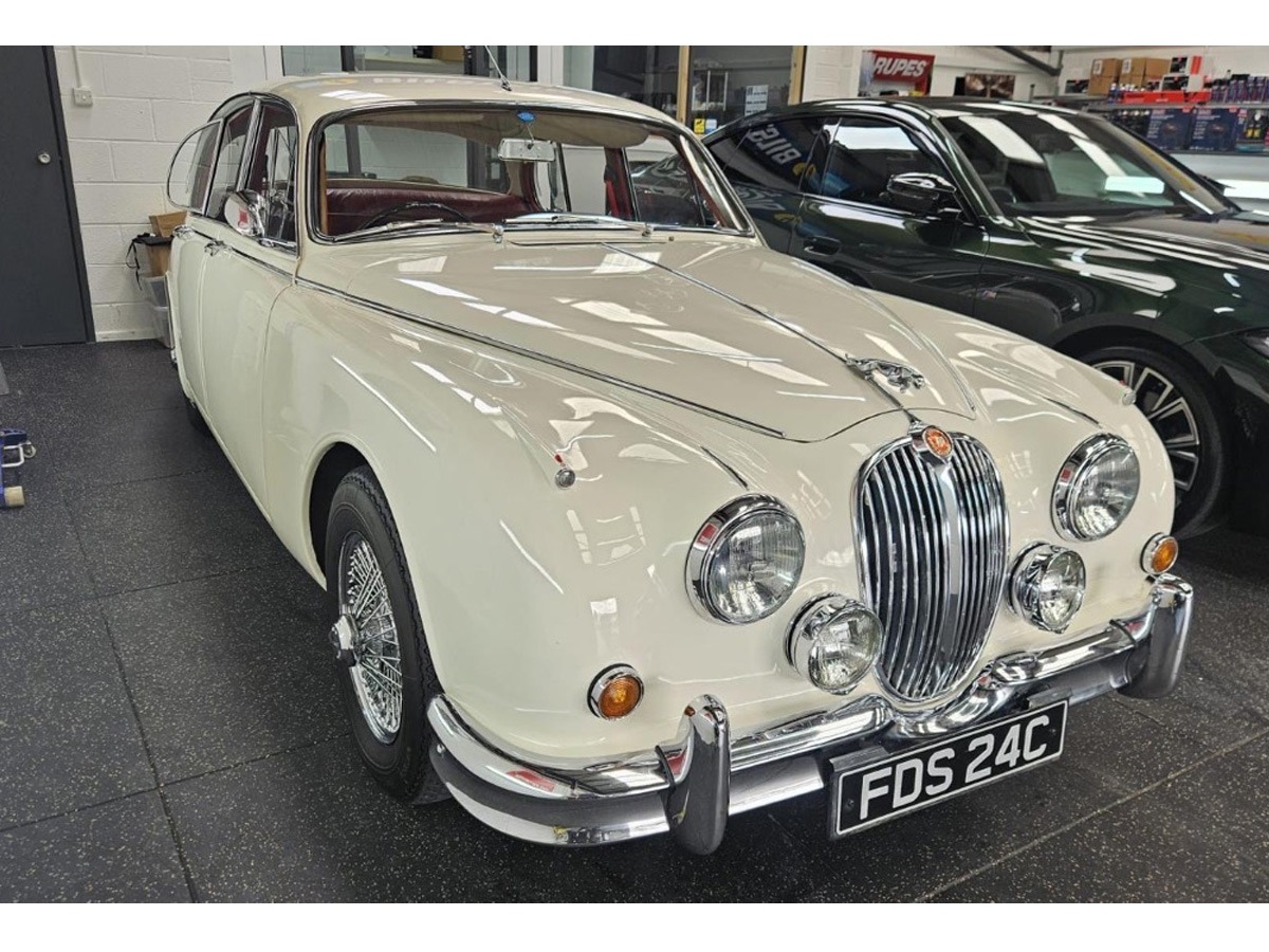 1965 Jaguar MK II Image 1