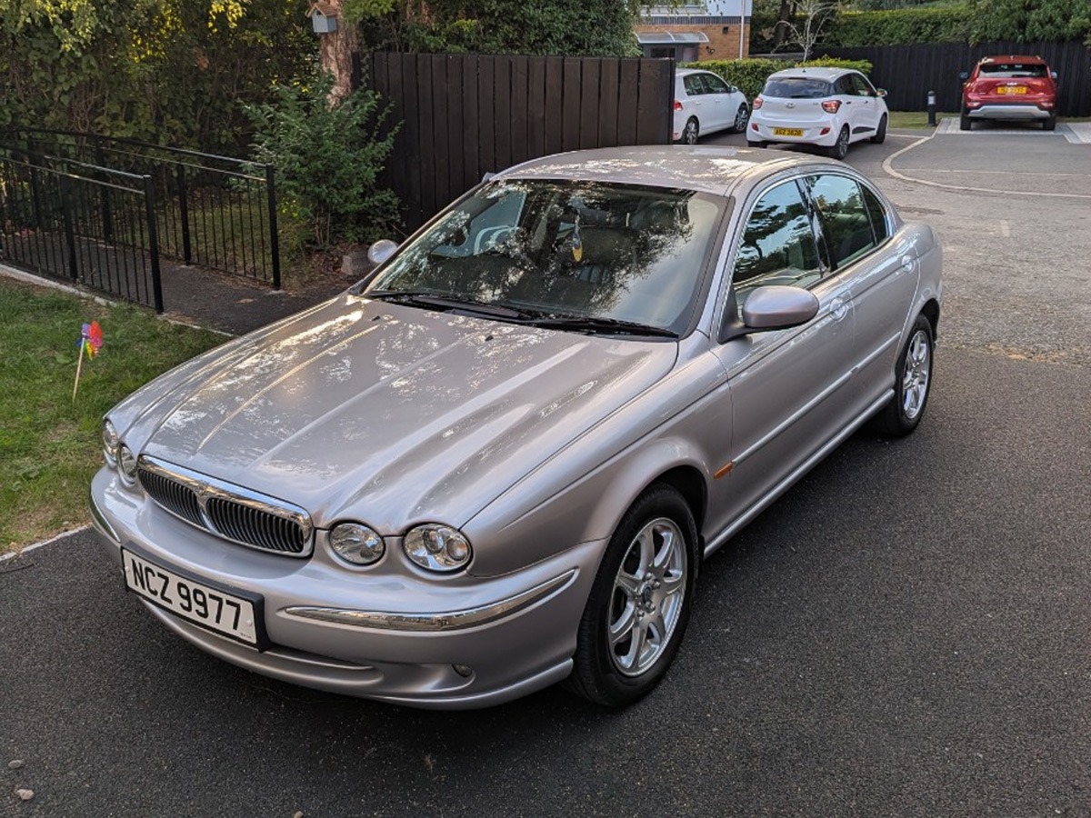 2002 Jaguar X Type Image 3